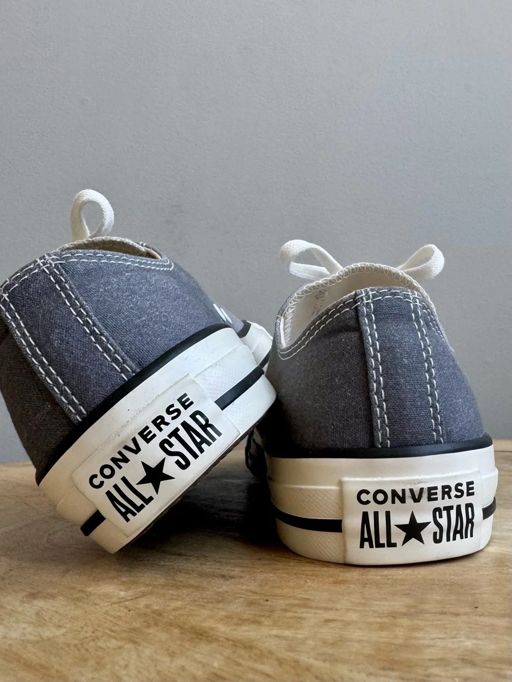 Converse Chuck Taylor All Star Low Top Ombre Fade Gray Women 7.5 Sneakers New